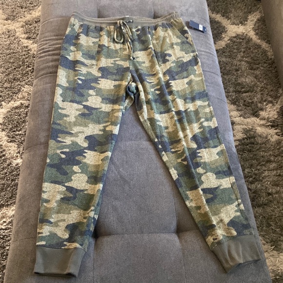 Luck Brand Camo Drawstring Waist Joggers - Picture 6 of 9